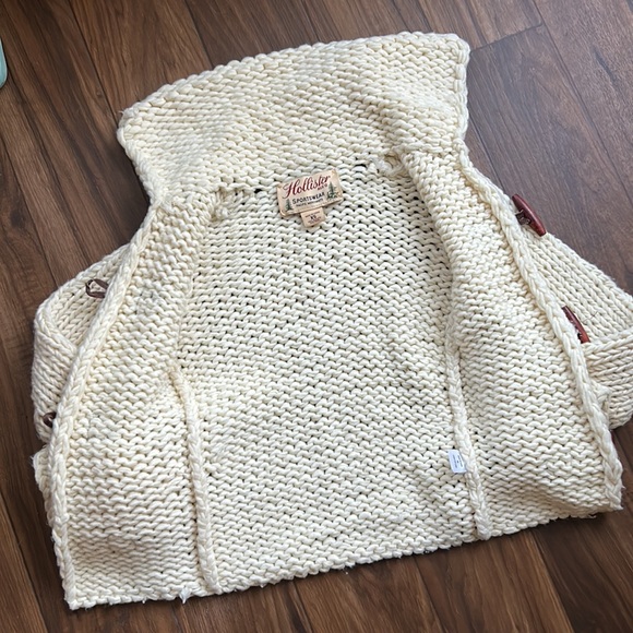 Hollister Ivory Chunky Cable knit Toggle Wool Blend Cardigan Sweater - Picture 10 of 11